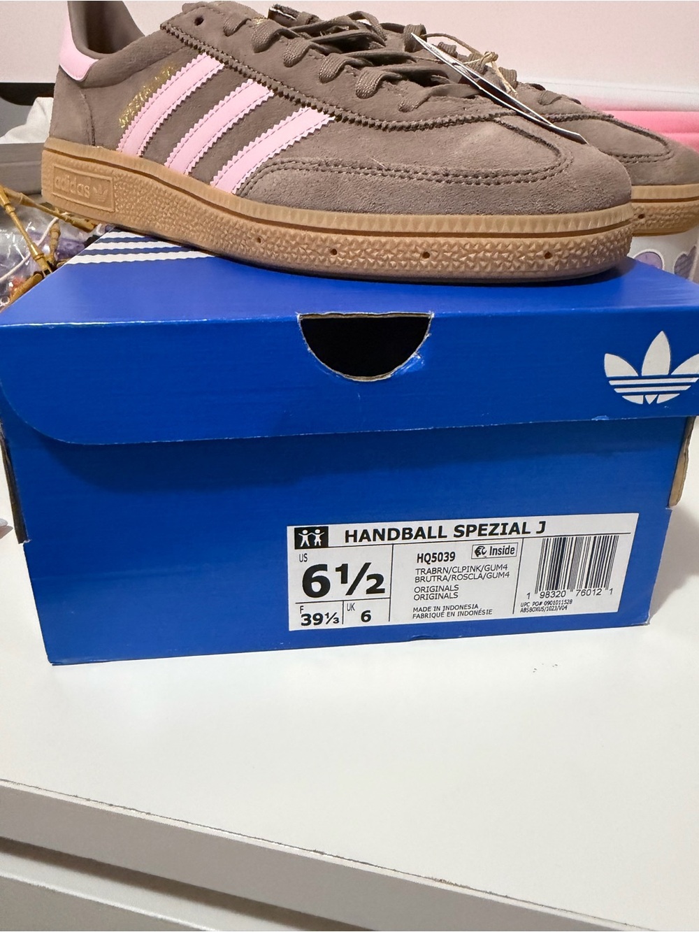 adidas Handball Spezial J Kids Brown Sneakers with Pink Stripes